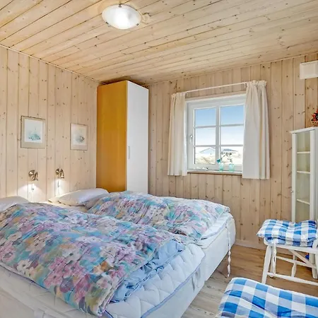 בית נופש 1 Bedroom In *